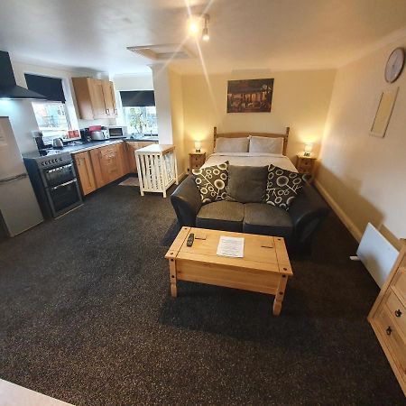 Sherwood Studio Annexe 1 Bedroom Entire Property ボストン エクステリア 写真
