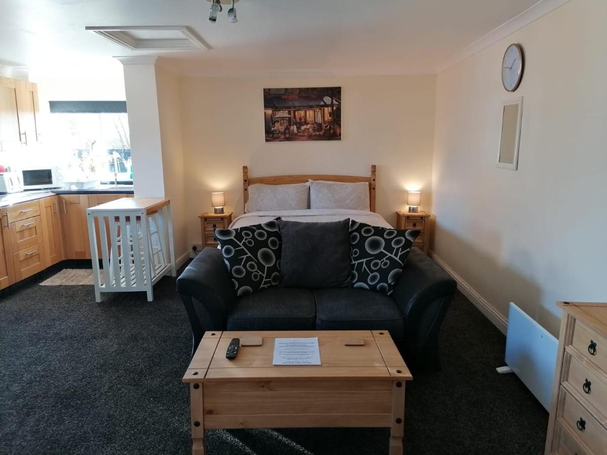 Sherwood Studio Annexe 1 Bedroom Entire Property ボストン エクステリア 写真