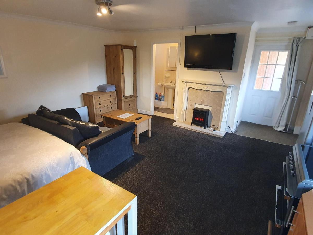 Sherwood Studio Annexe 1 Bedroom Entire Property ボストン エクステリア 写真