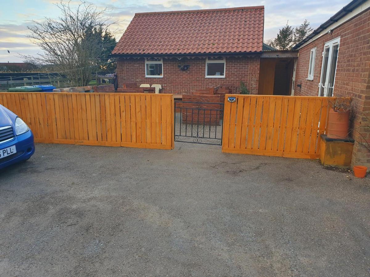 Sherwood Studio Annexe 1 Bedroom Entire Property ボストン エクステリア 写真