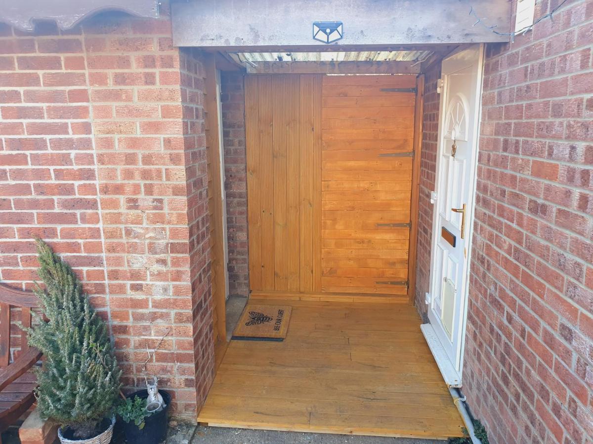 Sherwood Studio Annexe 1 Bedroom Entire Property ボストン エクステリア 写真